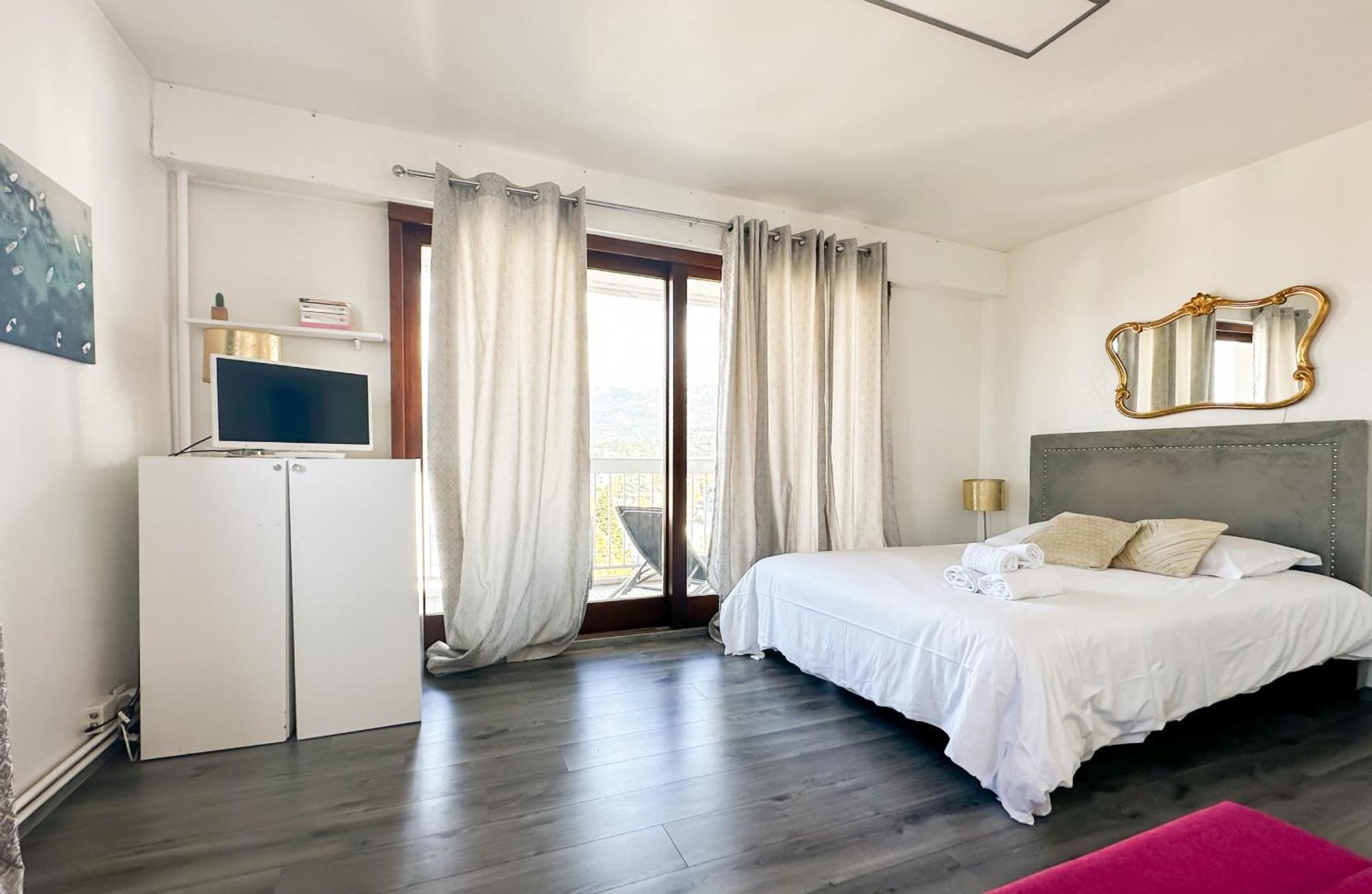 דירות אנסי Mont Royal Balcon Et Piscine מראה חיצוני תמונה